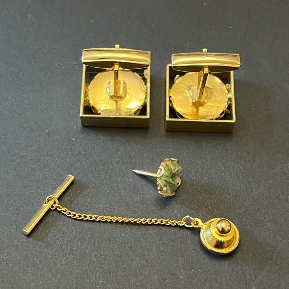Vintage Jade Cufflinks and Tie Tack - Picture 4 of 7